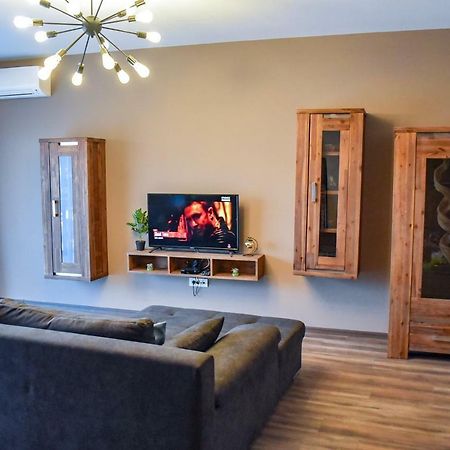 Wood Central Apartment 티미쇼아라 외부 사진