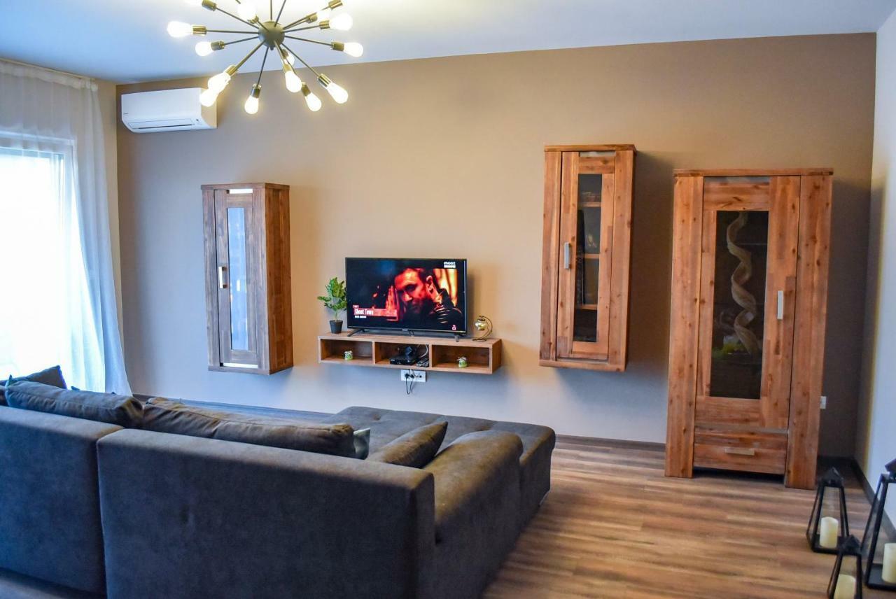 Wood Central Apartment 티미쇼아라 외부 사진
