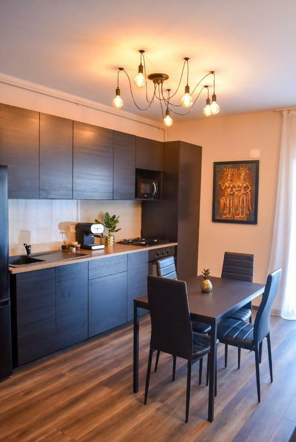 Wood Central Apartment 티미쇼아라 외부 사진