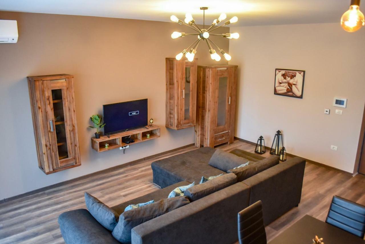 Wood Central Apartment 티미쇼아라 외부 사진